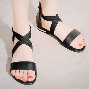JESSICA SIMPSON AIMLEE OPEN TOE CRISSCROSS STRAP BACK ZIP CLOSURE SANDAL